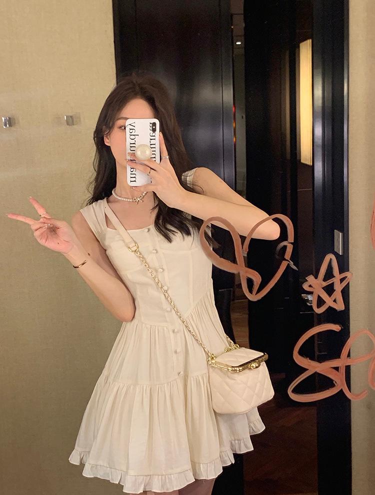 2024 Summer White Moonlight Slimming Sling Dress: Sweet & Gentle Style for Women