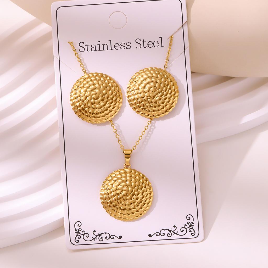 Personalized European and American Fashion Stainless Steel Stud Earrings Necklace Titanium Steel Non-fading Jewelry Set