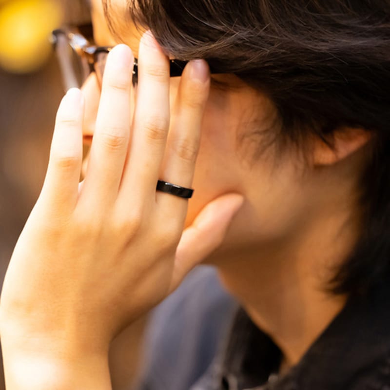 BE/GINS La Ligne Black Ceramic Band Ring