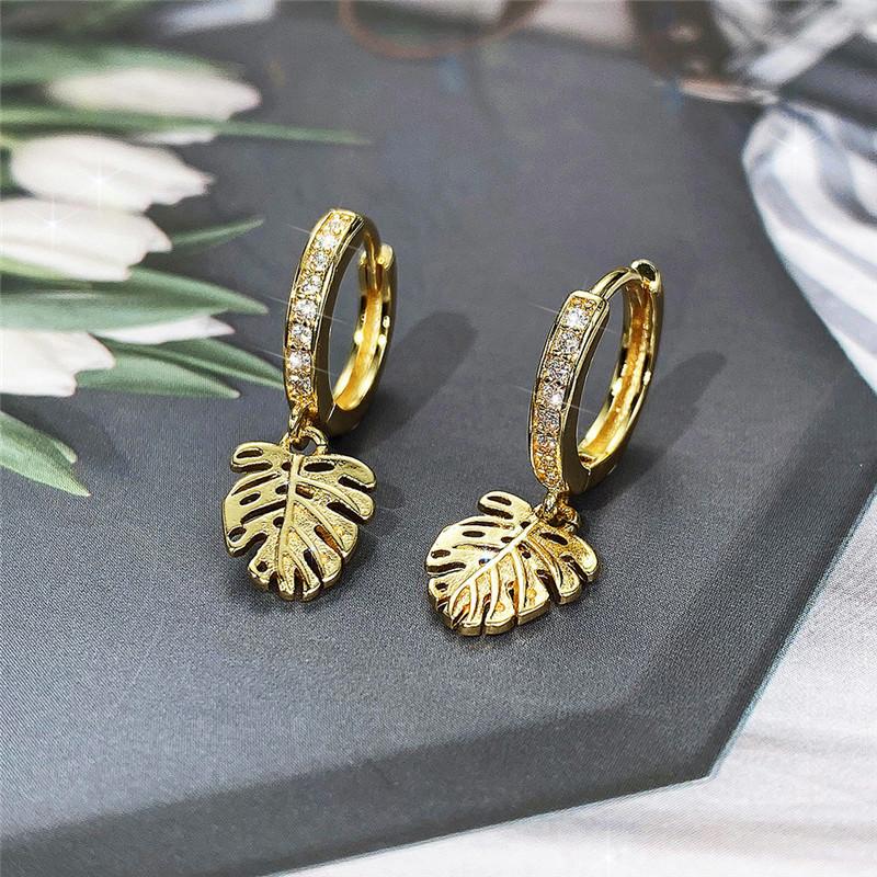 2026 New Women s Trendy Leaf Fashionable Creative Earrings Fashionable Temperament Personality Swinging and Dynamic Accessories