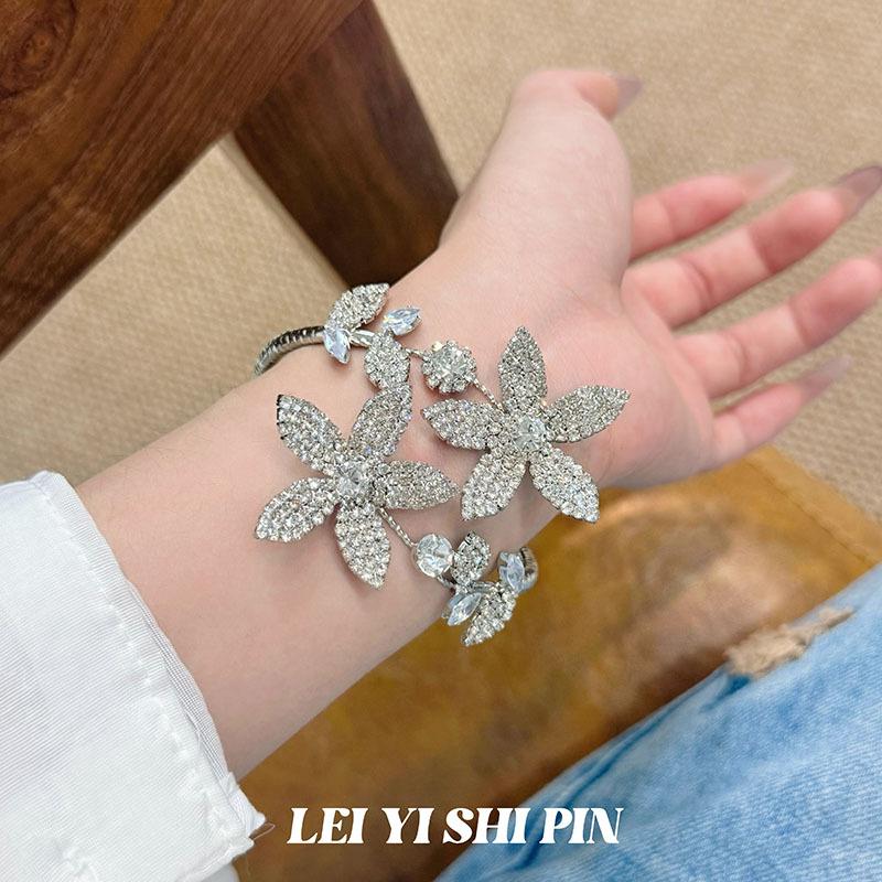 Cool Silver Sparkling Flower Winding Bracelet, Light Luxury Niche Irregular Open Bangle For Women