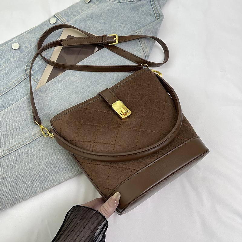 Popular Small Bag Women's Autumn and Winter New Matte Retro Messenger Bag Portable Bucket Bag