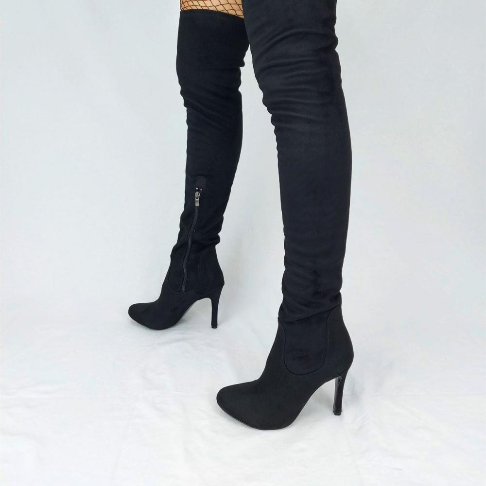 

Модные женские черные замшевые ботфорты выше колена