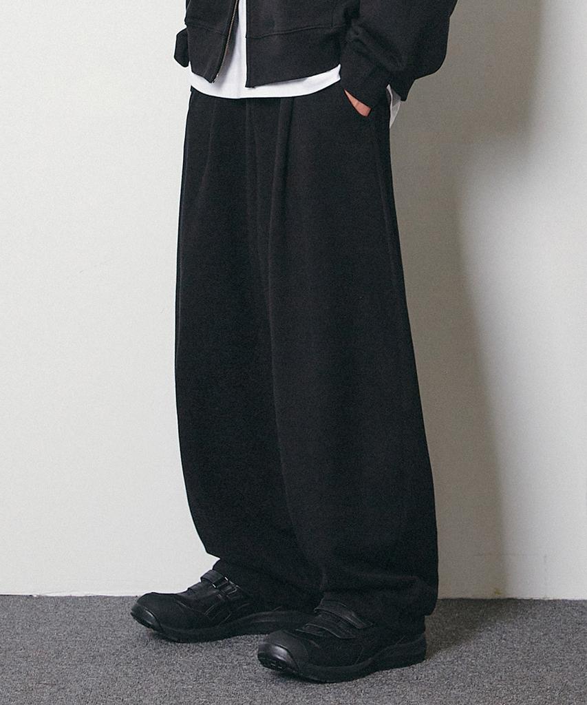 GAKKAI UNIONS One-Pleat Balloon Sweatpants Black