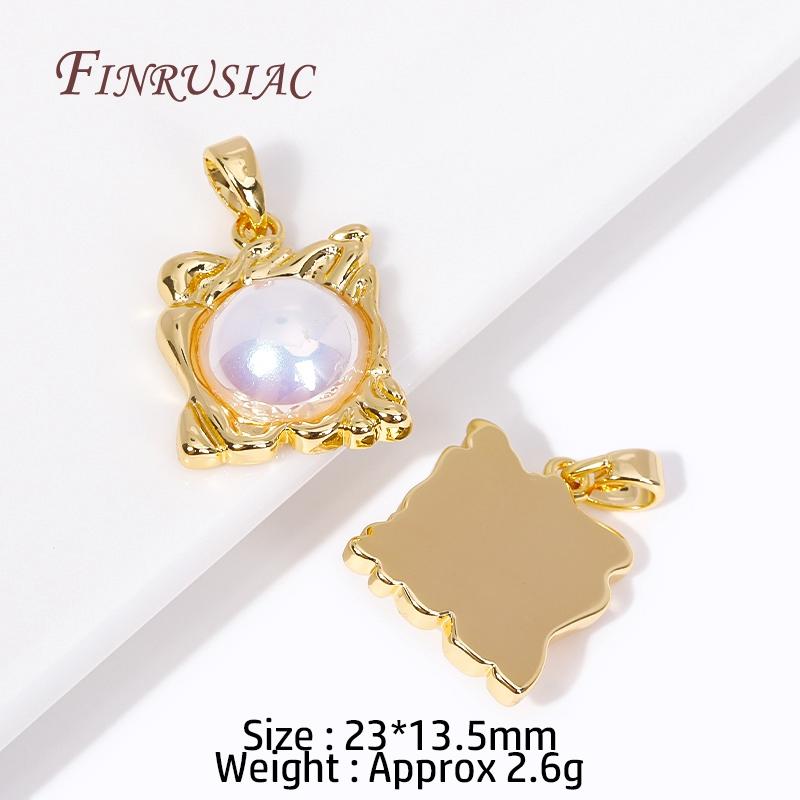 Großhandel Trendige 18K Gold Plated Herz / Bär / Hamsa / Blume / Lebensbaum Anhänger Charms Für Halskettenherstellung DIY Zubehör