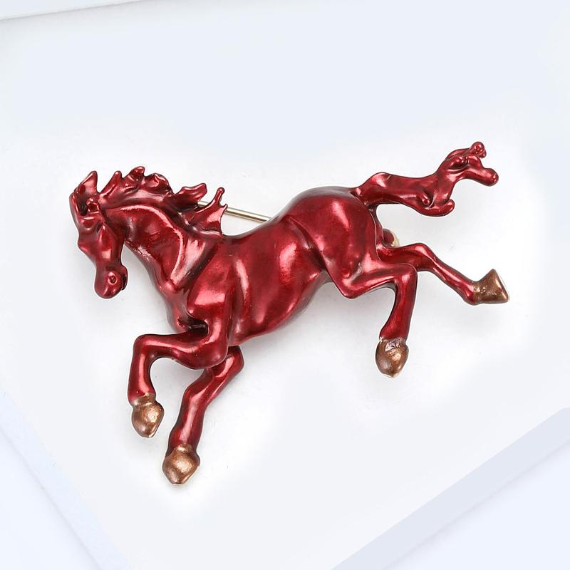 Broches de Cavalo da Moda Para Mulheres Unisex Pins de Animais Decoração de Roupas Acessórios de Joias de Festa Casual Presentes de Amigos de Ano