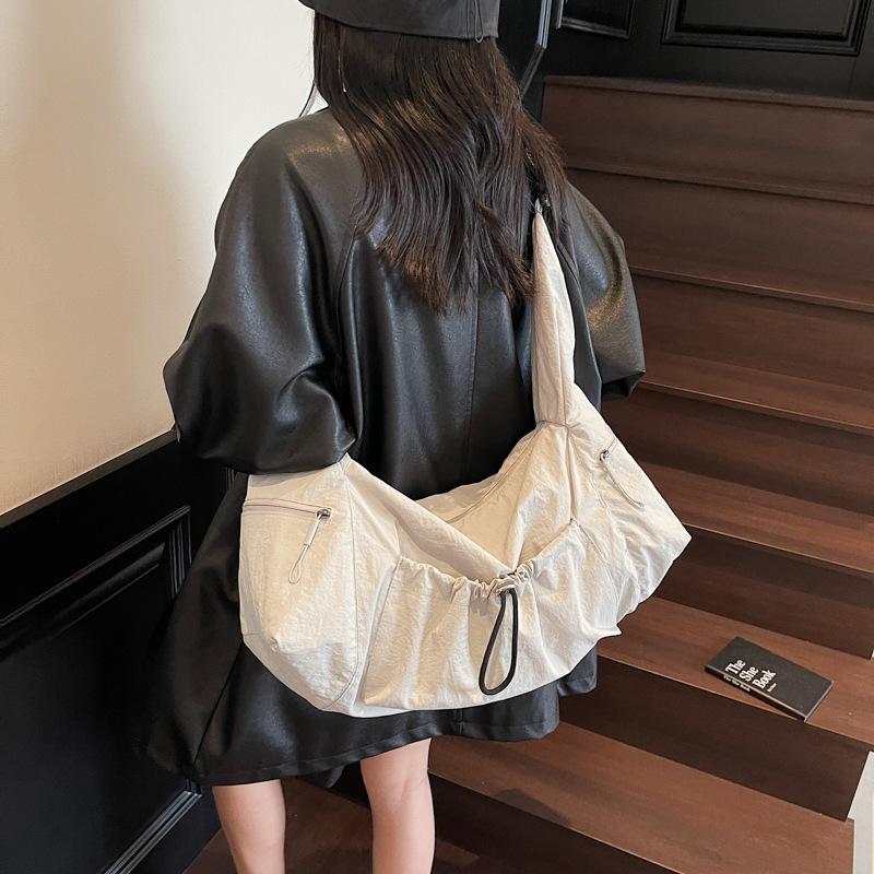 Stylish and Niche Design, Large-capacity Single-shoulder Bag, Fashionable and Casual Women's Crossbody Tote Bag