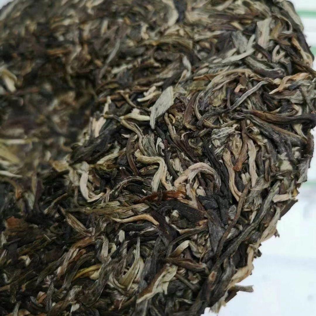 Юньнаньский ранний весенний исландский сырой чай пуэр — фото 3