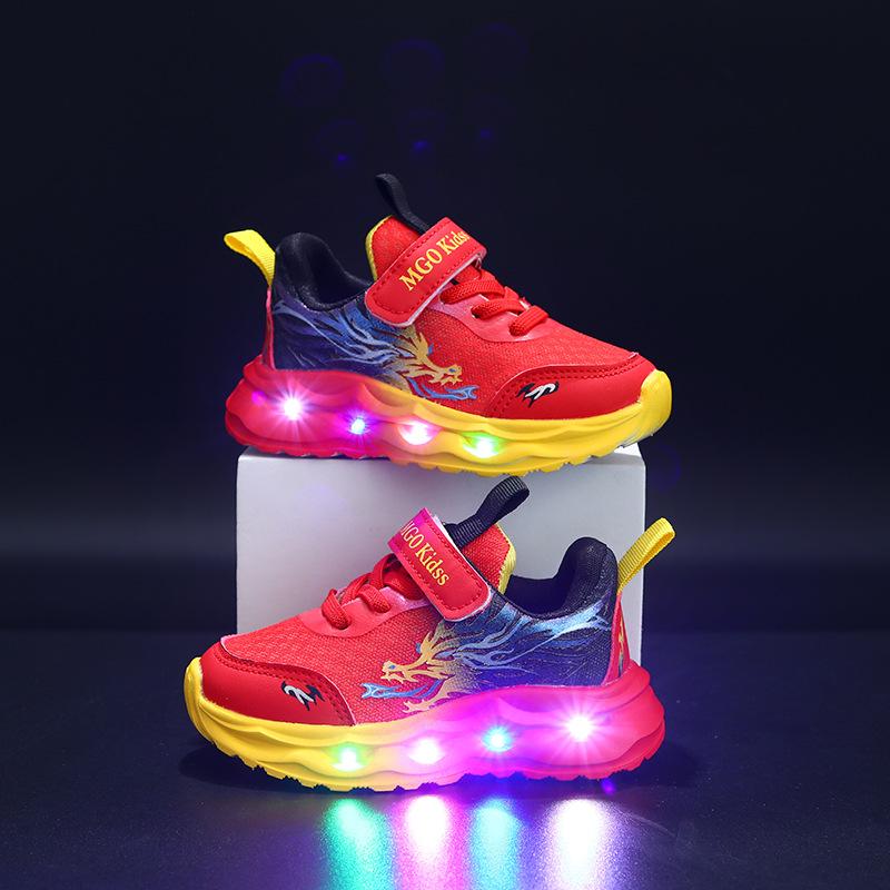 

1-6Y Luminous Kids Casual Shoes 2026 New Fashion Sports Sneakers LED Light Baby Boys Shoes 21(insole 13.3cm) красный