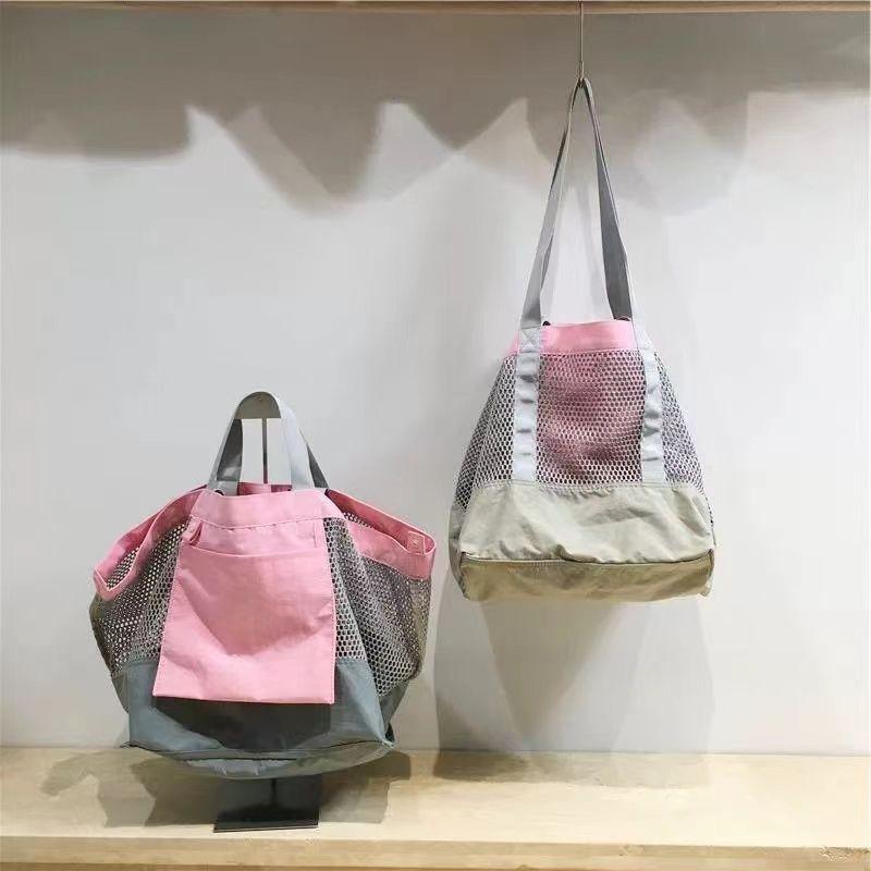

Summer Fashion Brand Niche Style Contrast Color Net Pocket One Shoulder Bag Casual Large Capacity Double-Sided Storage Shopping Bag Tote Bag for Women Powder with ash