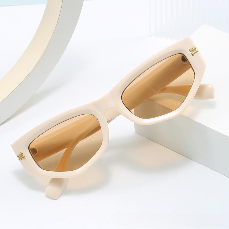Vintage Cat Eye Sunglasses for Women Man Retro Fashion Cat Eye Sun Glasses Anti-UV Travel Eyewear UV400 Shades