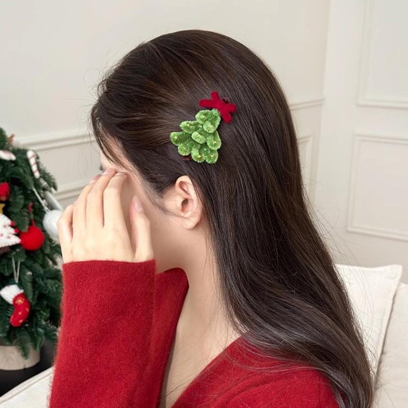 Plush Christmas Tree Hair Clip - Festive Side Bangs Accessory