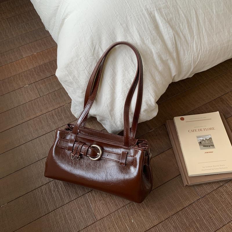 

Сумка большой вместимости женская осенне-зимняя универсальная 2025 новая простая корейская версия нишевый дизайн одно плечо сумка-подмышка метод палка сумка бордовый