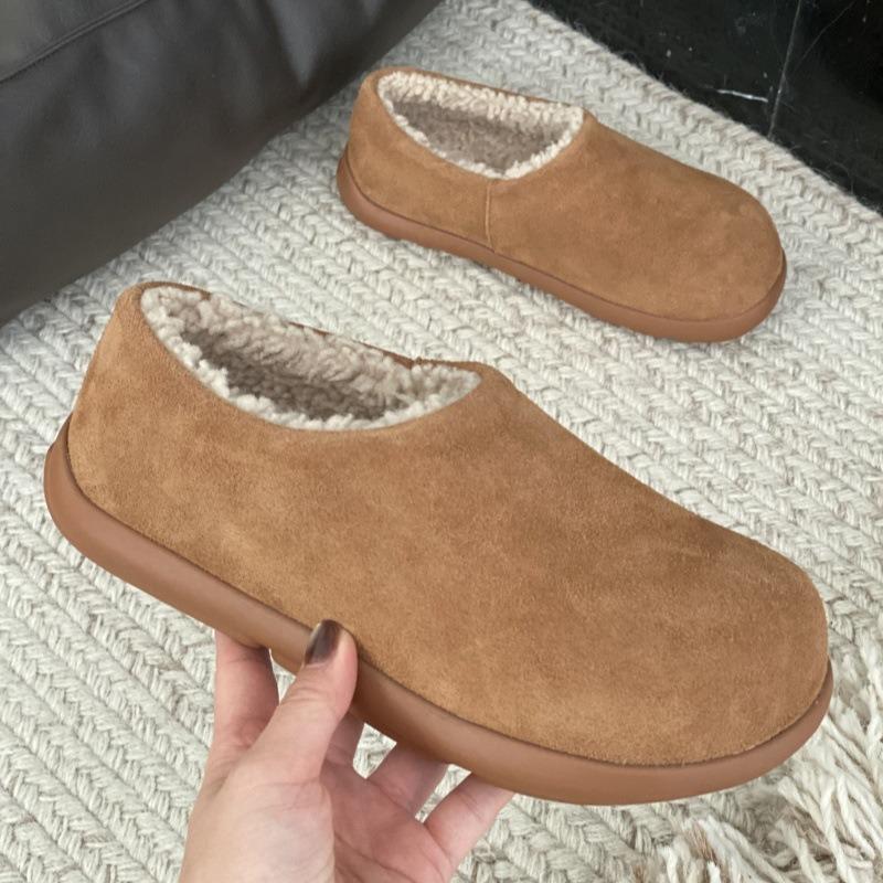 Snow boots, sheepskin and fur integrated, winter new all-inclusive, one pedal, velvet to keep warm, small potato woman