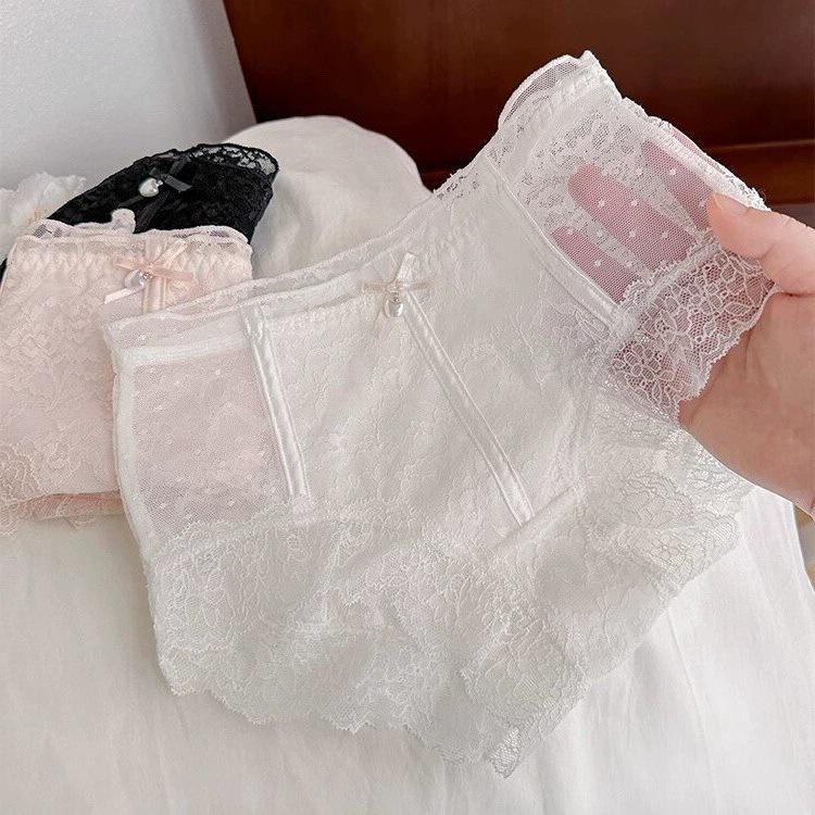 Dámské trojúhelníkové kalhotky ze sexy prodyšné bavlny se středně vysokým pasem a japonskou krajkou