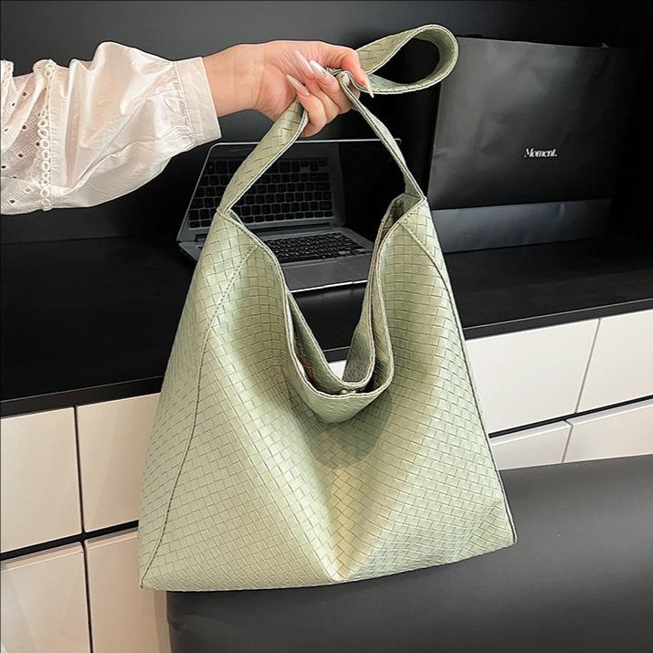 Bag Women's New Versatile Large-capacity Casual Fashion Shoulder Bag