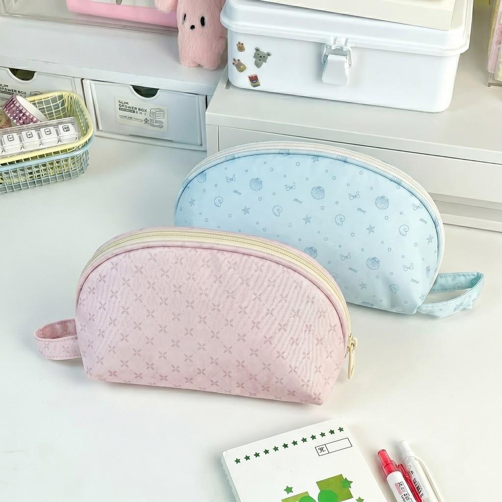Style Large Capacity Pencil Case For Students With Fabric Material And Simple Design