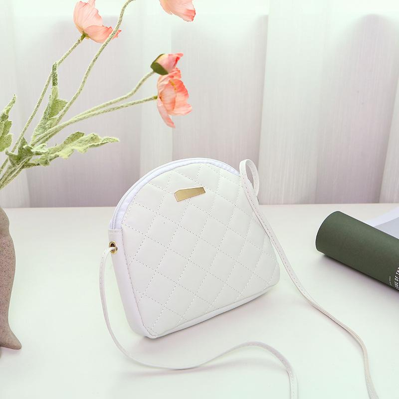 Embroidered Diamond One Shoulder Crossbody Women's Bag Trendy Fashion Saddle Bag One Piece