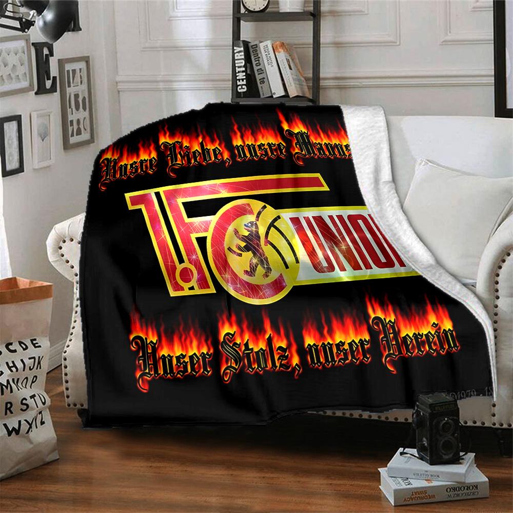 Fußball-Verbands-Emblem Flanelldecke, Weiches Polyester, Modernes Design, Ganzjahresnutzung für Camping, Reisen, Geschenke für Feiertage oder Geburtstage