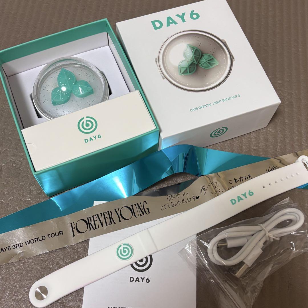 

[Б/У] DAY6 OFFICIAL LIGHT BAND VER.3 Penlight