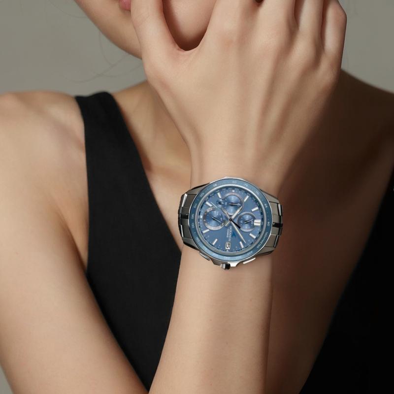 

CASIO Manta S7000 series 100 meters waterproof solar Quartz titanium strap unisex blue dial OCW-S7000E-2AJF синій