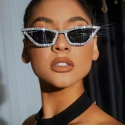 New Retro Small Cat Eye Sunglasses Triangle Frame Diamond Crystal Sparkling Shades Disco Party Glitter Sun Glasses for Women