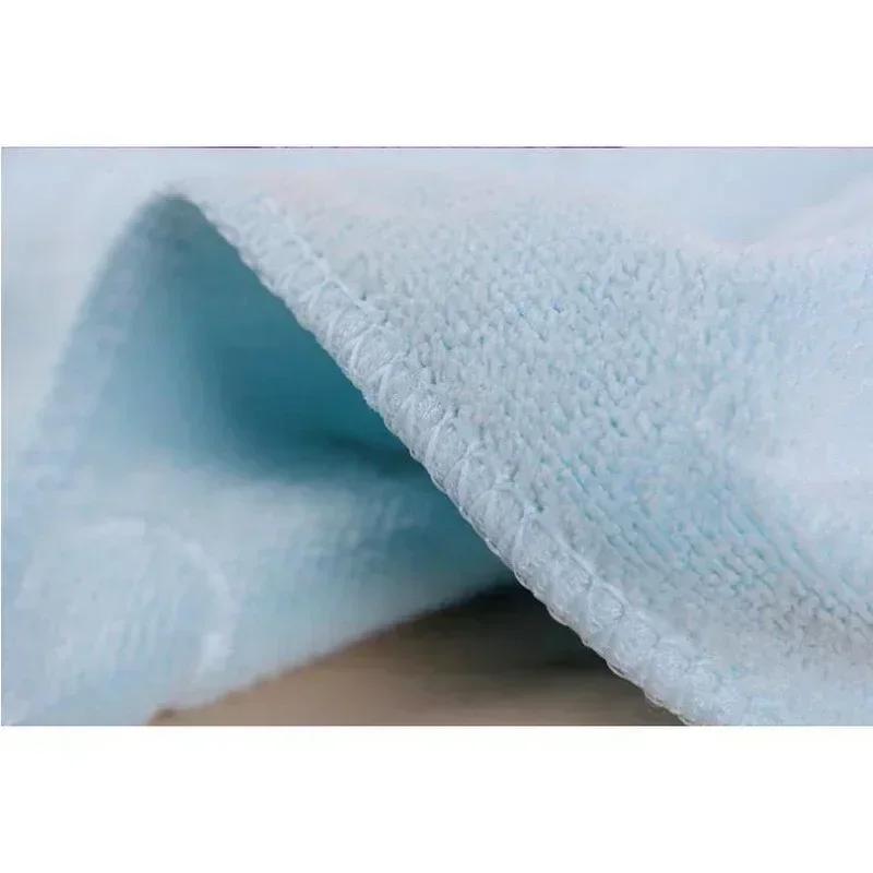 Home Goods Monochrome microfiber bath towel with embossed bear 70*140, absorbent, thickened, soft, embossed bath towel