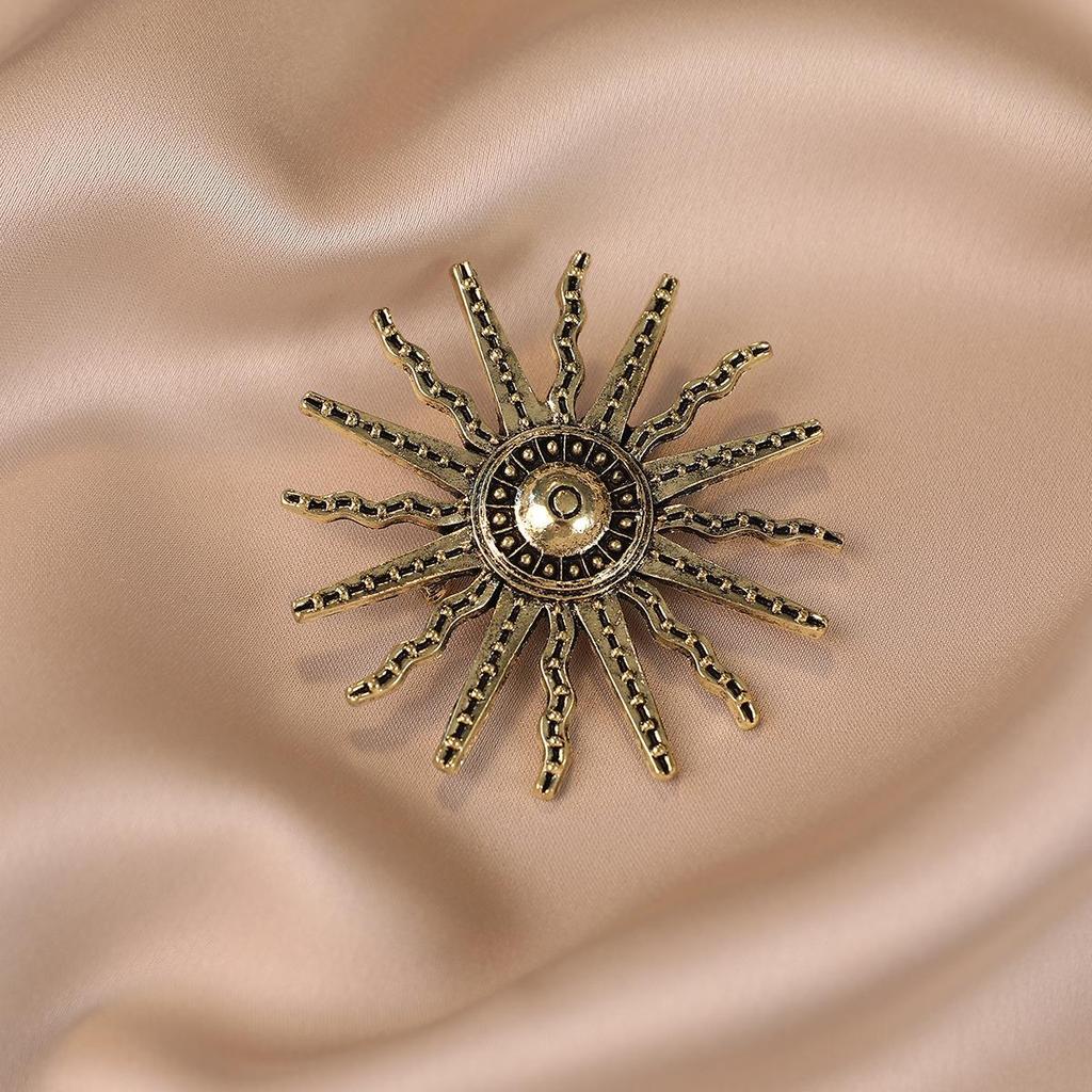 Ruyi Pipa Brooch: Elegant Classic Pearl Pin for Women’s Cheongsam
