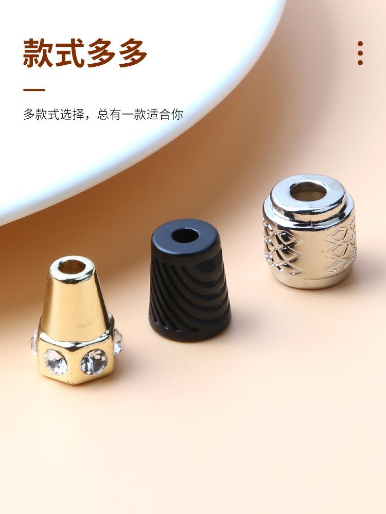 Down Jacket, Hanging Bell, Clothes, Sweater, Hat, Drawstring, Rope Head, Adjustable Trench Coat, Waistband Buckle, Accessories, Buttons.