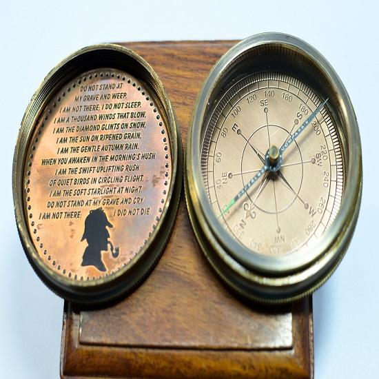 

Компас Sherlock, круглый, 5,08 см, в деревянной коробке