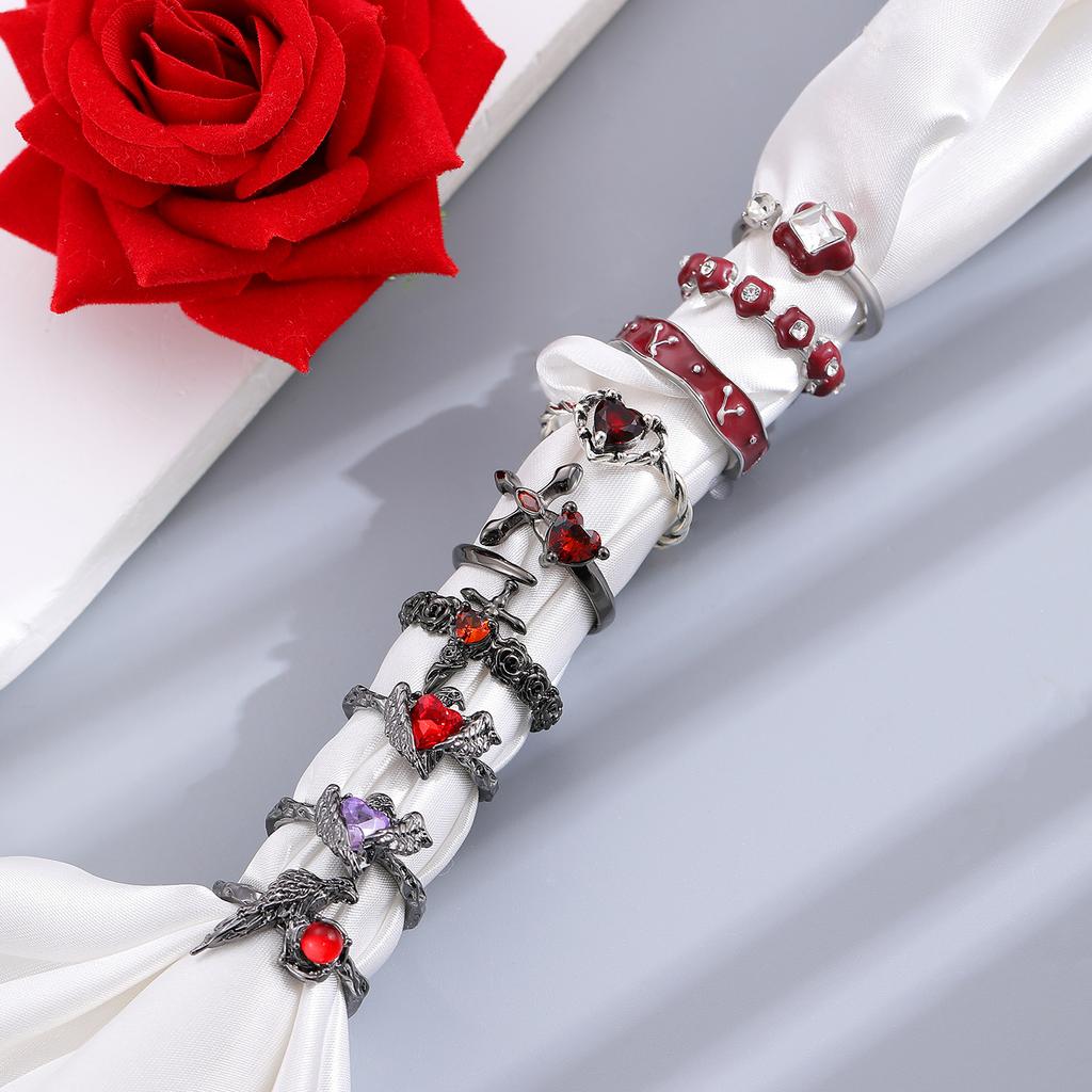 Y2K Kpop Black Silver Color Thorn Crow Rings for Women Men Punk Red Zircon Heart Opening Rings Gothic Creative Jewelry Gift