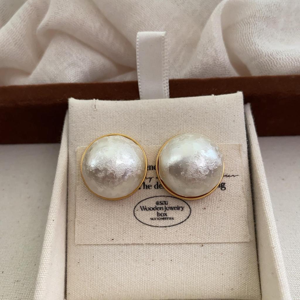 Half Round Cotton Pearl Stud Earrings Women'S 20 Light Luxury Retro Premium Large Pearl Earrings Temperament Earrings
