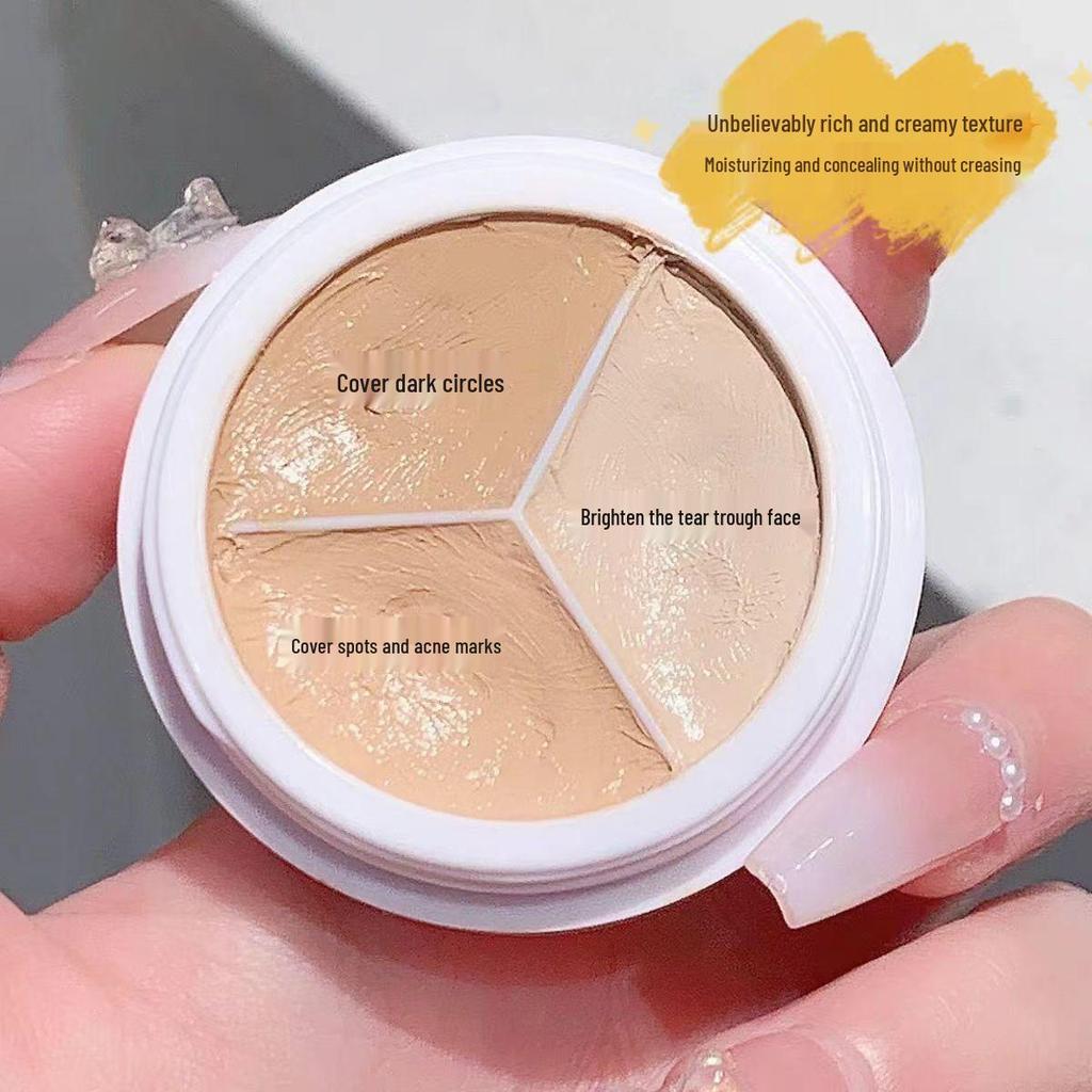 Dreifarbige Concealer-Palette: Tattoo-, Flecken- und Augenringe-Abdeckung mit Gesichts-Contouring. Zweisprachige Verpackung für den internationalen Gebrauch.