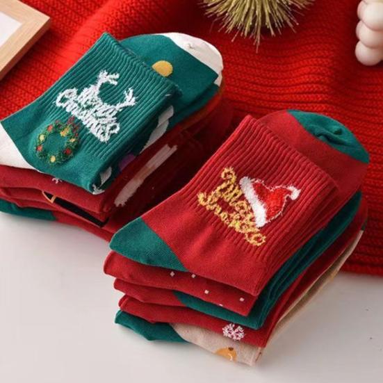 5 Pairs Christmas Socks Autumn Winter Moisture Wicking Breathable Reindeer Santa Claus Mid-calf Socks Men Women Stretch Sports Casual Crew Socks