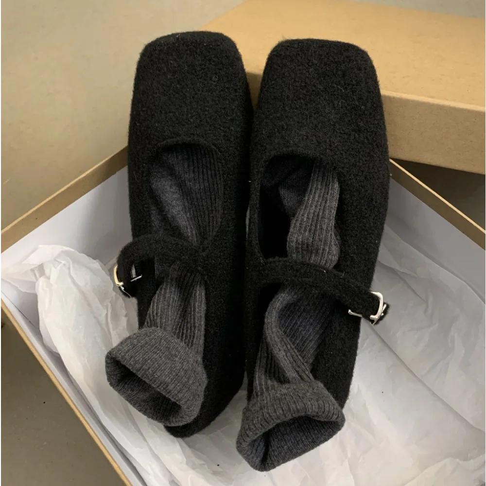 Flat Shoes for Women 2025 New Autumn and Winter French Retro Temperament Flat Bottom Hairy Shoes Women's Mary Jane Pumps Flats