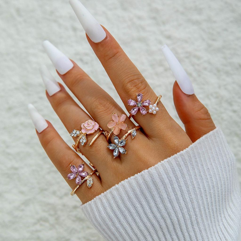 Sweet and cool pink diamond ring, love bow cold ring set.