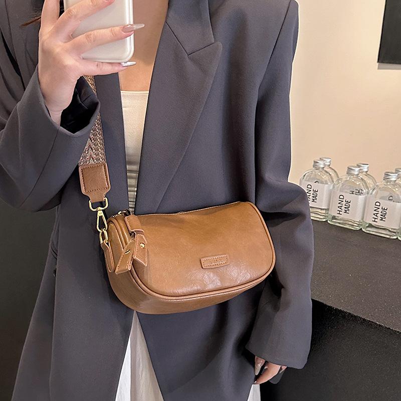 2025 New Bag Women's Broadband Shoulder Bag Casual Messenger Retro Foreign Style Hong Kong Style Underarm Small Square Bag