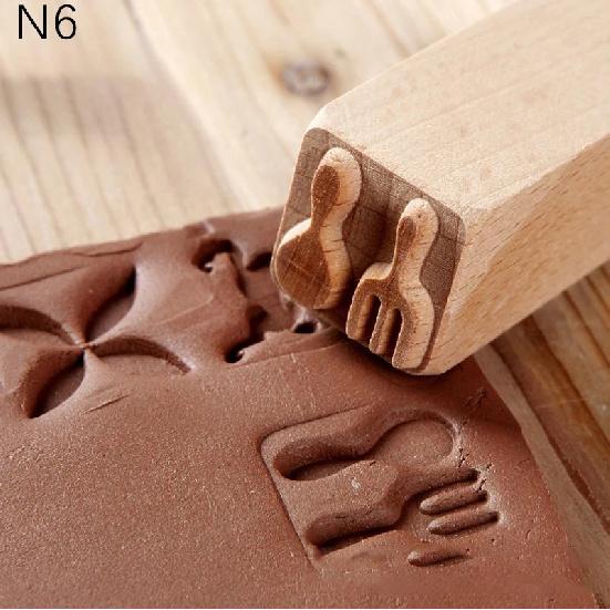 Handgeschnitzte Holzstempel Holzsiegel zum Drucken DIY Ton Keramik Druckblöcke Tonwerkzeug Fischgräte / Eichhörnchen / Blume / Hirsch