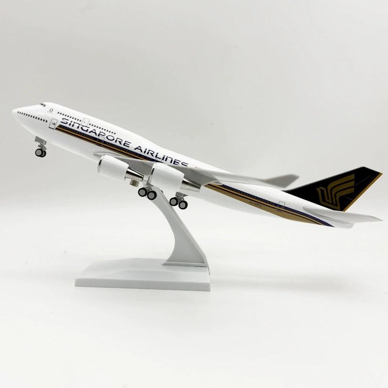 

B747 Singapore Airlines 30 см Литая модель самолета 747 Модель самолета из смолы с подставкой Авиационные энтузиасты Настольные подарки 30CM