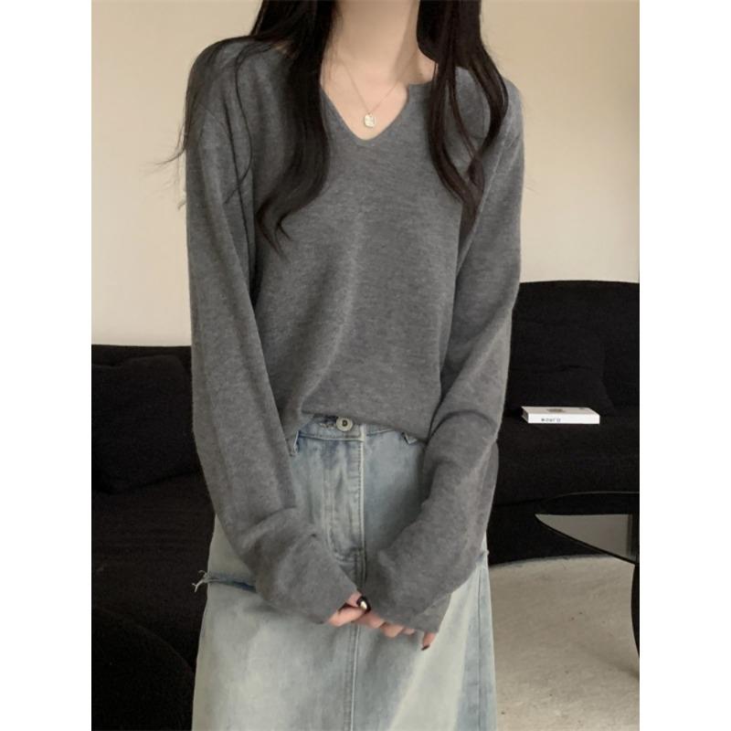 Autumn New V-neck Knitwear Long Sleeve T-shirt Women Loose Slimming Bottom Shirt with Student Top Tide