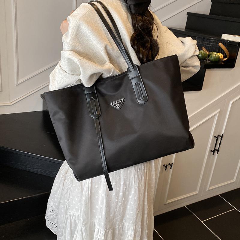 Oxford cloth large-capacity bag women's new commuter tote bag fashionable versatile shoulder bag class tote bag