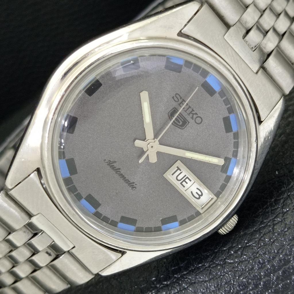 

GENUINE VINTAGE SEIKO 5 AUTOMATIC JAPAN MENS GREY COLOR DIAL WATCH a500762-5 R154-a500762