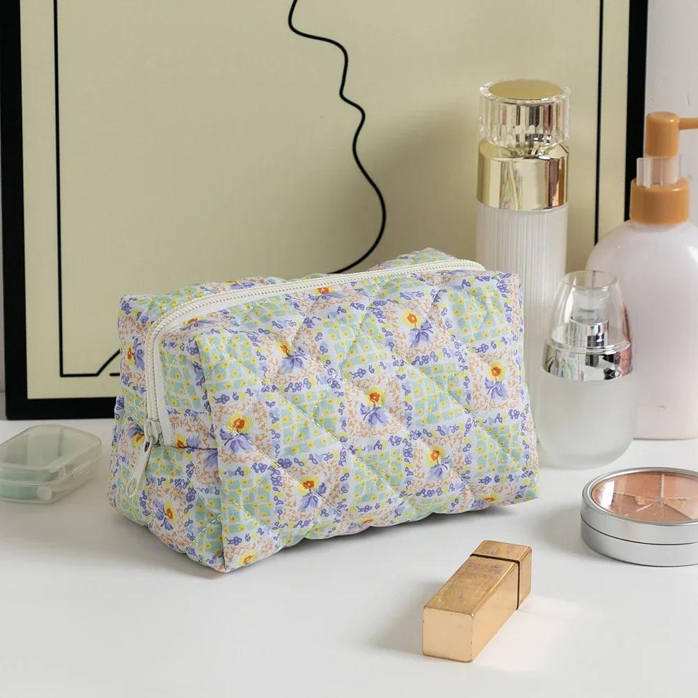 Floral Printed Lipstick Storage Makeup Bag Women's Cosmetic Bag Beauty Organizer Case Travel Makeup Pouch Toiletry Organizer