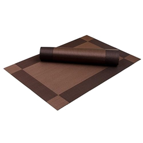 Add a touch of elegance to your dining table! Set of 4 placemats. Water-repellent, stain-resistant, and washable. Easy to clean. Also great as interio