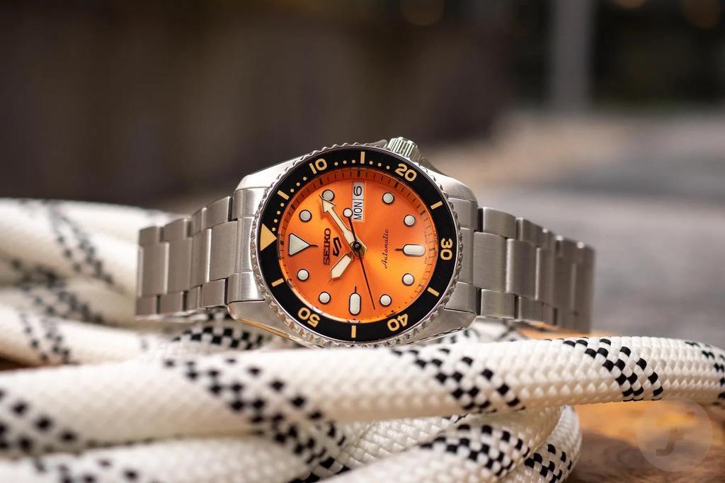 Seiko Automatic Wristwatch SKX Boy Size Hand Winding Manual Winding Men's Orange SRPK35K1