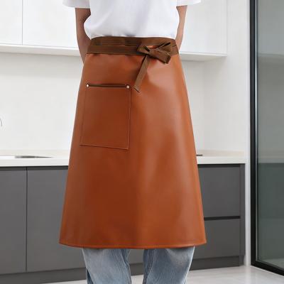 Halbschürze aus Kunstleder für Männer Frauen Wasserdicht Ölbeständig Kochschürze mit Verstellbarem Taillenband Küchenmode-Accessoire