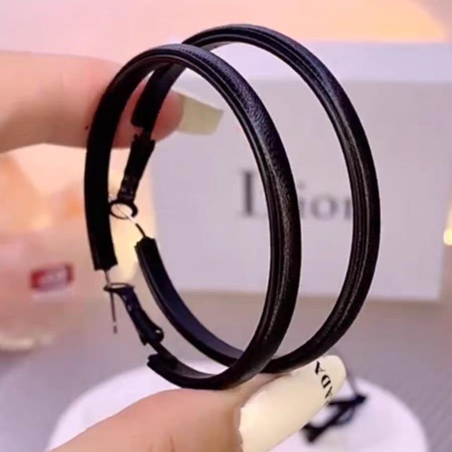 Exquisite Autumn/Winter Leopard Print Large Hoop Earrings, Retro Leather Design