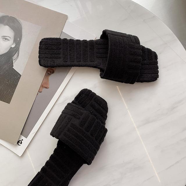 

Летние тапочки на плоской подошве, модные сандалии с открытой пяткой, новые трендовые пляжные туфли с открытым носком, женские повседневные удобные шлепанцы, женские шлепанцы 42 чёрный