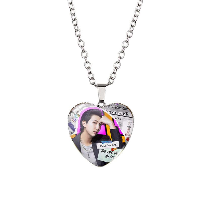 Bts Náhrdelník ve tvaru srdce pro fanoušky Unikátní slitinový přívěsek s třpytivými drahokamy