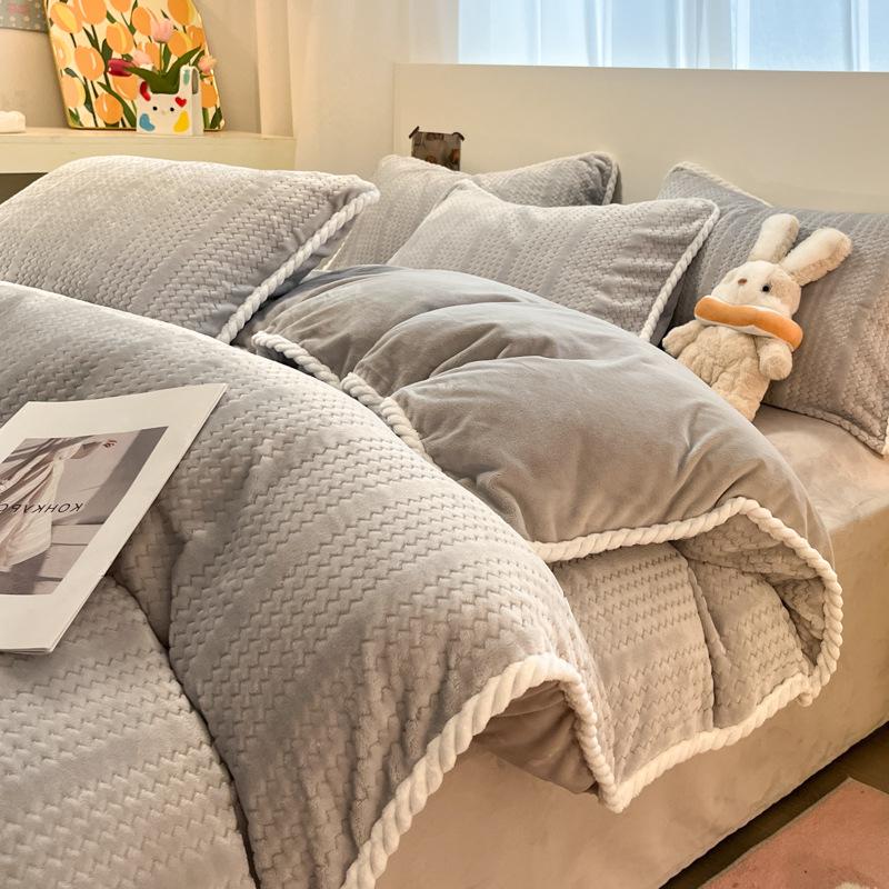 Thickened Jacquard Milk Fleece Winter Bedding Set - Flannel Coral Fleece Duvet Cover with Added Fleece Sheet, Dormitory Three-Piece Set